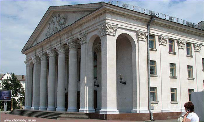Музика театр кіно Чернігів